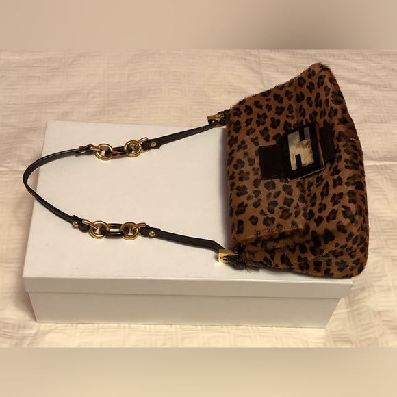 Authentic Fendi mini Mamma baguette leather cheetah bag. - Picture 4 of 10